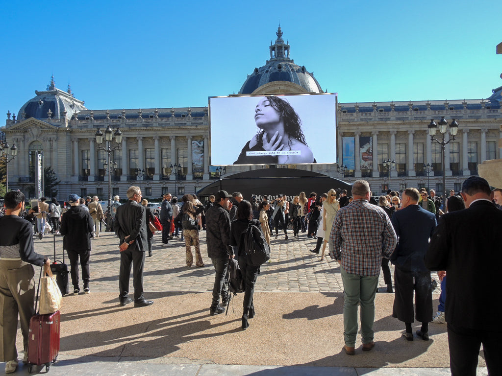 VIP LED screen on truck with rotating mast - 46m² - LMB46