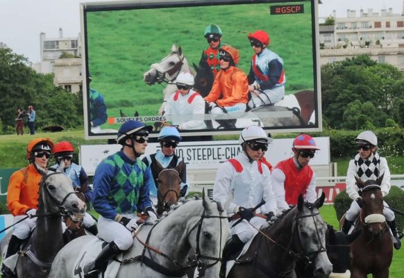 Giant LED screen SUPERVISION LMB62b Grand Steeple Chase