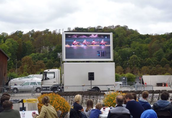 Giant LED screen LM11 rowing