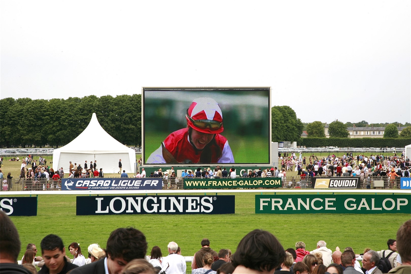 Pantalla gigante a led móvil SUPERVISION LM84 - Hippodrome de Chantilly