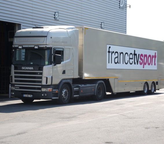 Habillage camion écran géant LED mobile Supervision Tour de France France TV Sport