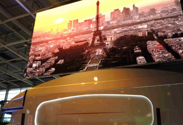 Mobile giant LED screen SUPERVISION LMB46 HEAVENT 2015