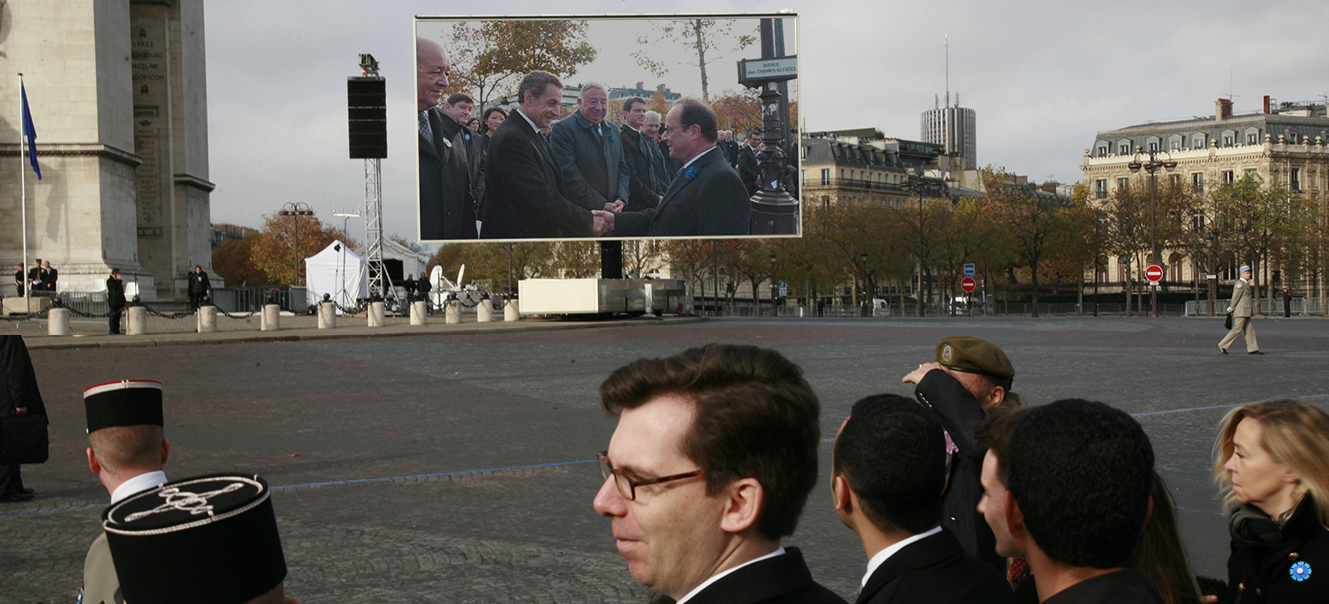 Mobile giant LED screen SUPERVISION LM62 LM103 November 11th Arc de Triomphe Paris