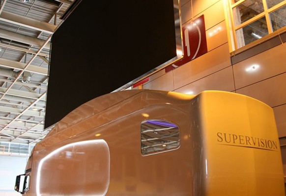 Giant mobile LED sreen LMB46 SUPERVISION Heavent