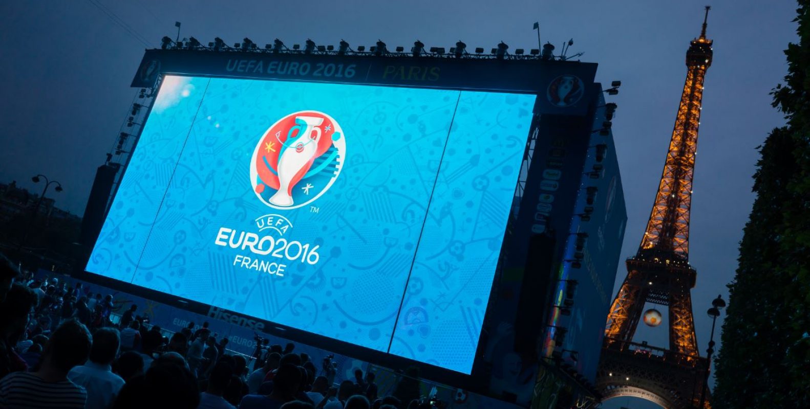 Banner publicitario SUPERVISION FanZones EURO 2016 Pantalla gigante LED