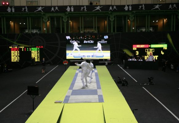 Giant LED screen Supervision 12F fencing