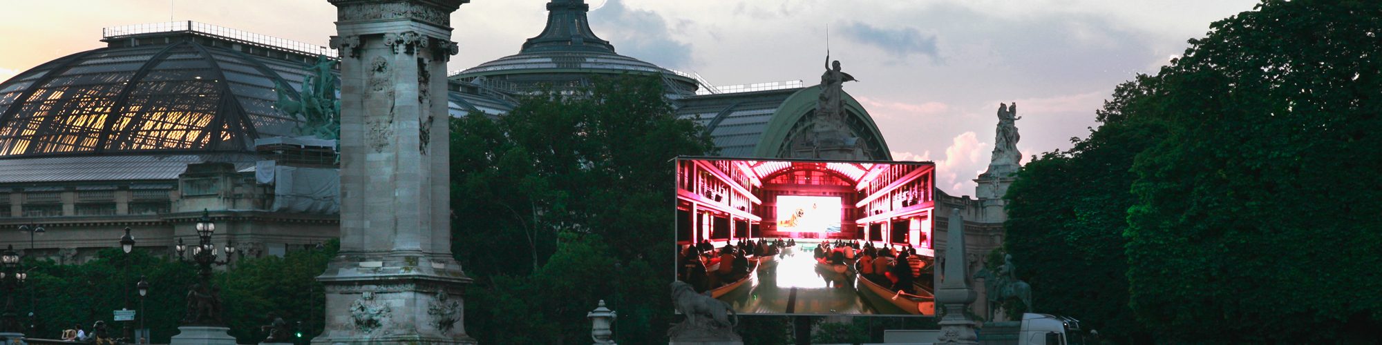 ecran-geant-LED-Supervision-LM103-Ubi-Bene