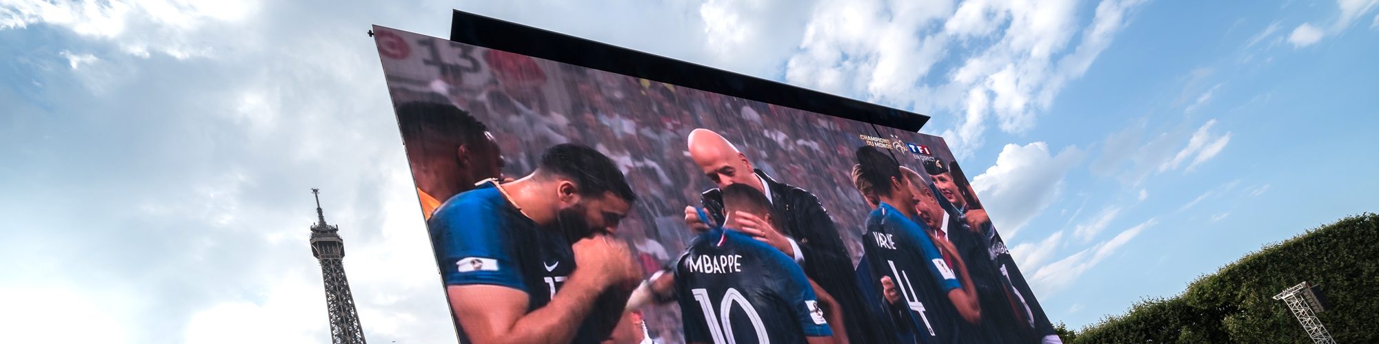 Led-large-video-screen-Supervision-Fan-Zone-Paris-FIFA-World-Soccer-Cup-Russia2018