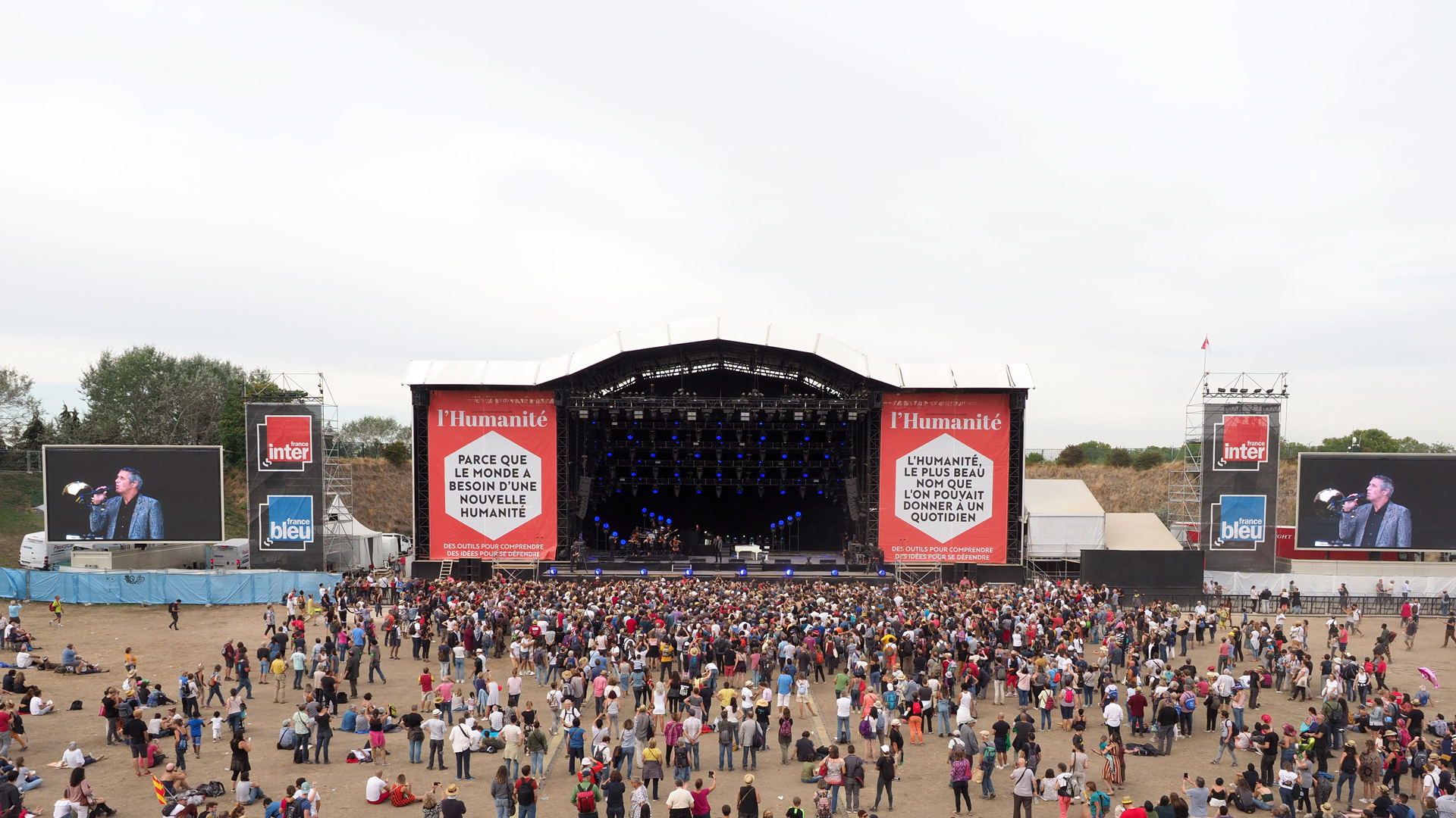 LED-large-video-screen-Supervision-Fete-Humanite