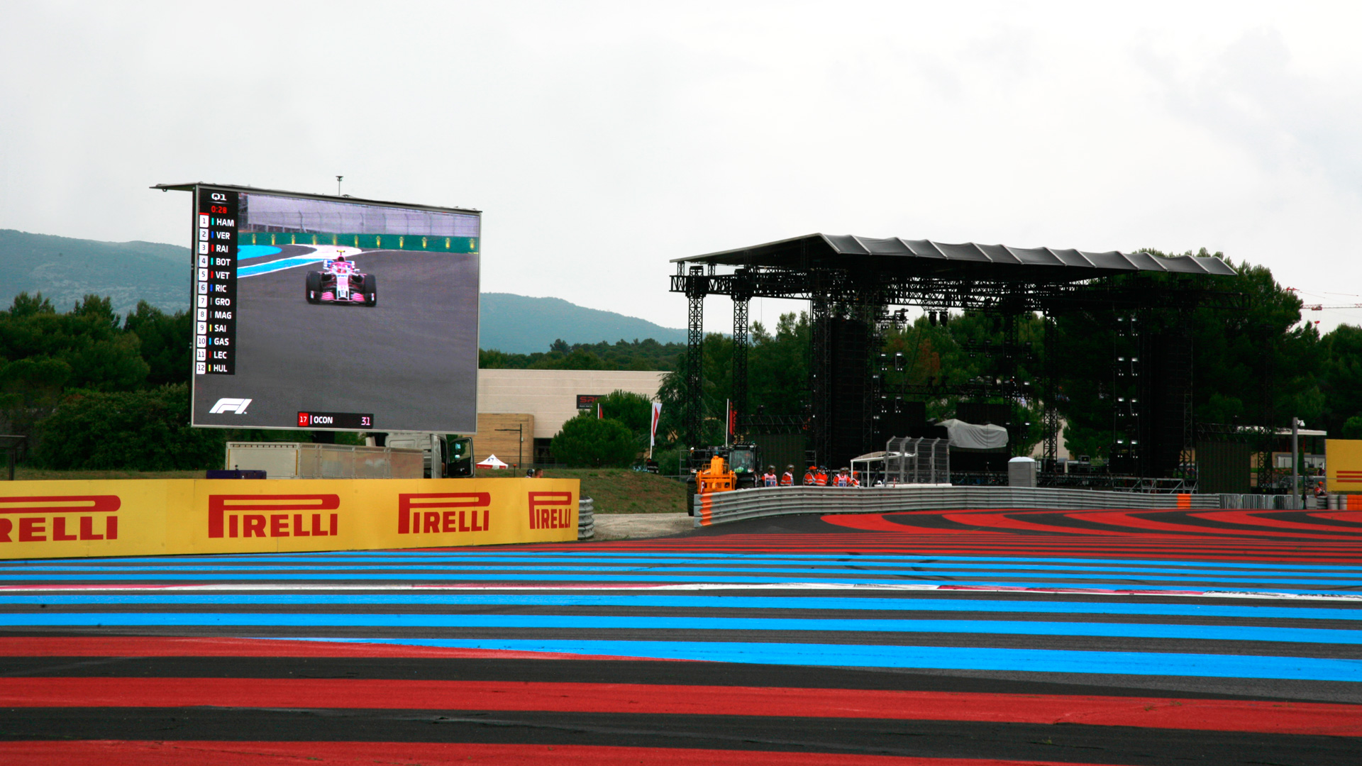 LED-large-video-screen-Supervision-LM103-Gd-Px-F1-Castellet-Circuit-France