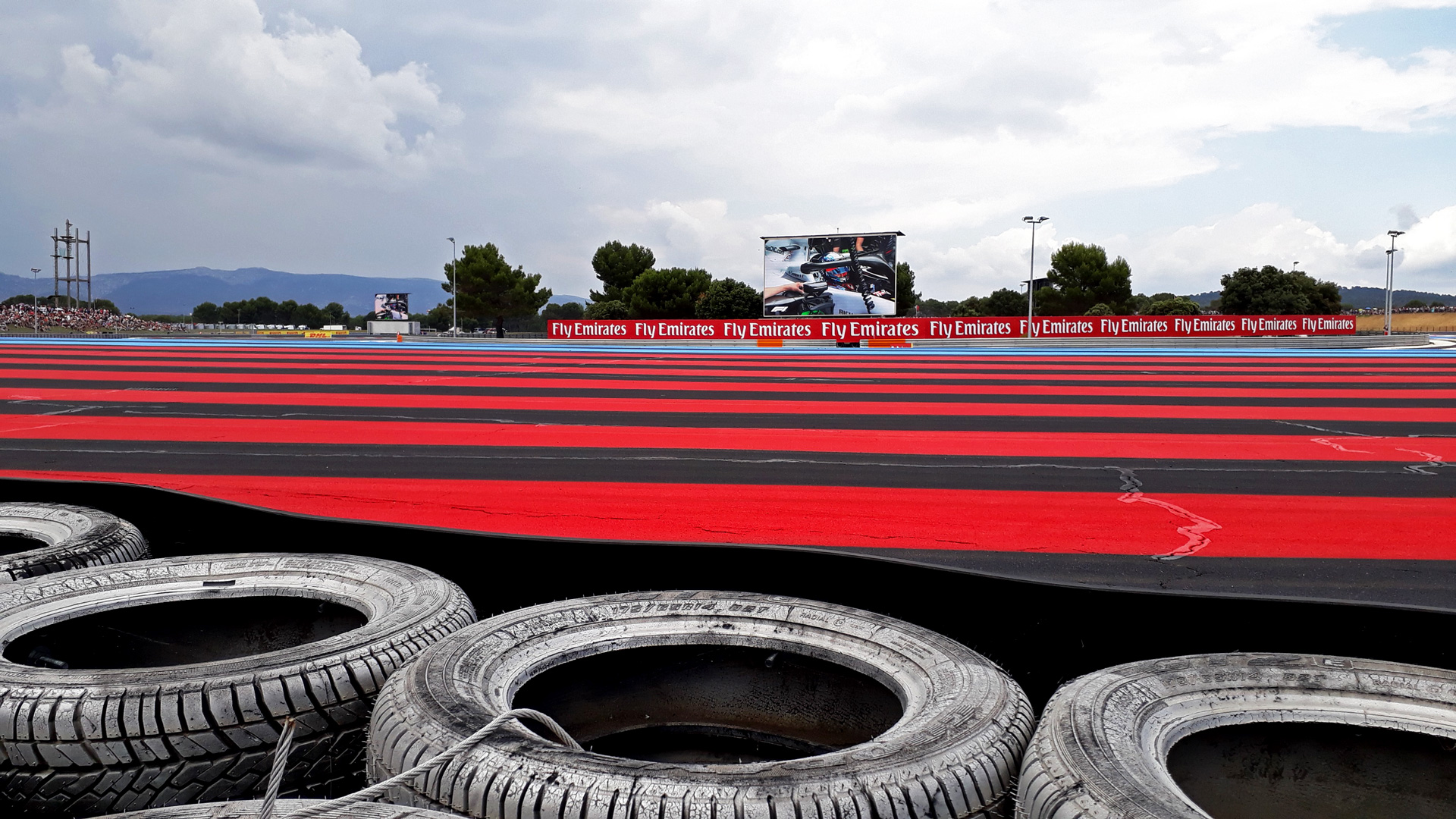 LED-large-video-screen-Supervision-LM62-Gd-Px-F1-Castellet-Circuit-France
