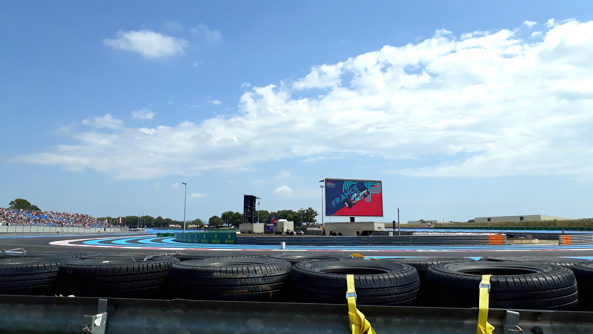 LED-large-video-screen-Supervision-LM62-Gd-Px-F1-Castellet-Circuit-France