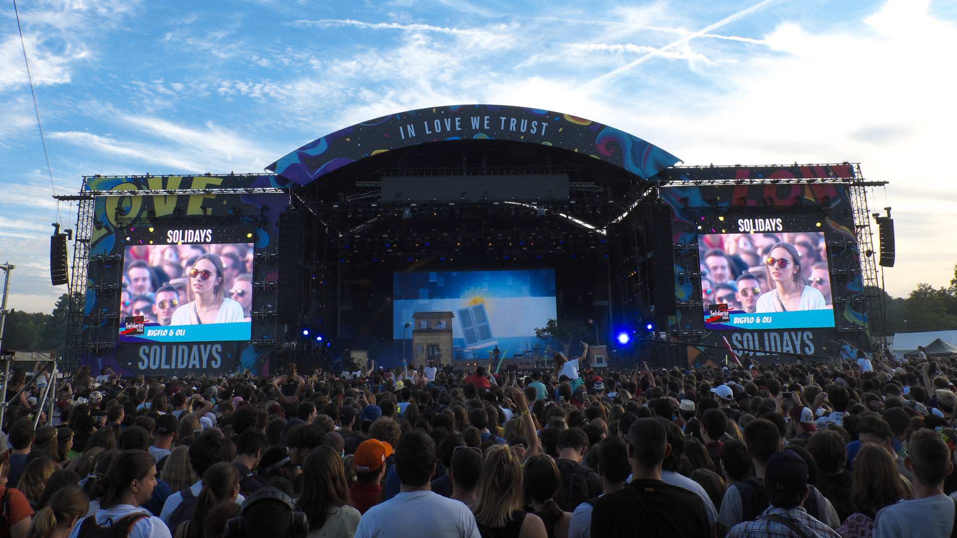 LED-large-video-screen-Supervision-Solidays-Paris