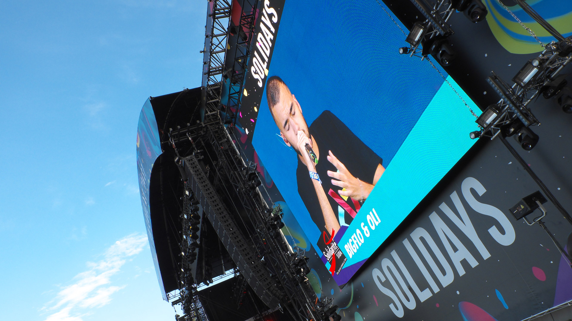 LED-large-video-screen-Supervision-Solidays-Paris