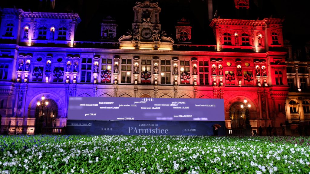 Led-large-video-screen-Supervision-Armistice-11-november-1918-Mairie-Paris