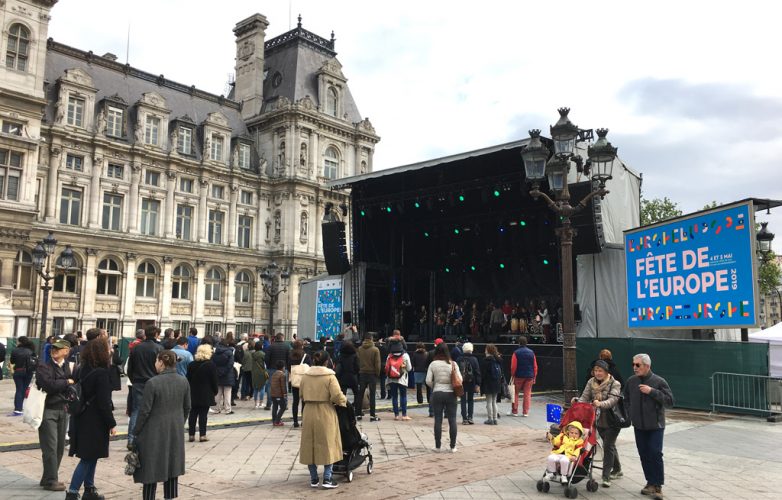 ecran-geant-led-supervision-fete-europe-hotel-de-ville-paris-lm17