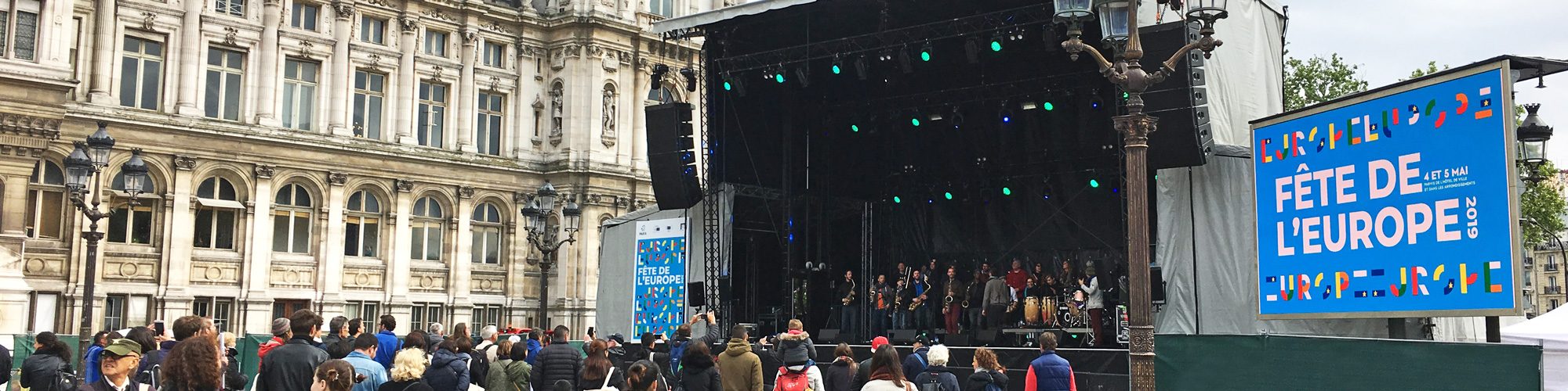 ecran-geant-led-supervision-fete-europe-hotel-de-ville-paris-lm17