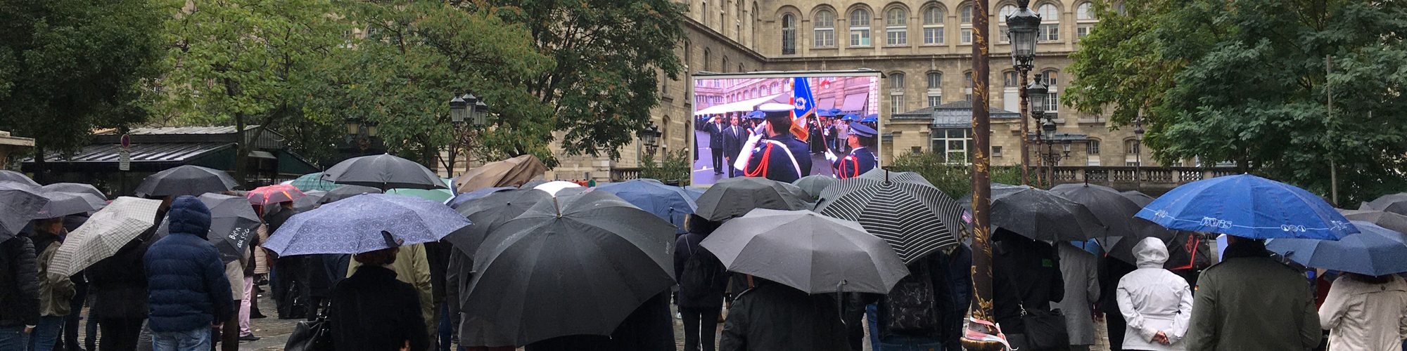 ecran-geant-led-supervision-prefecture-de-police-lm17