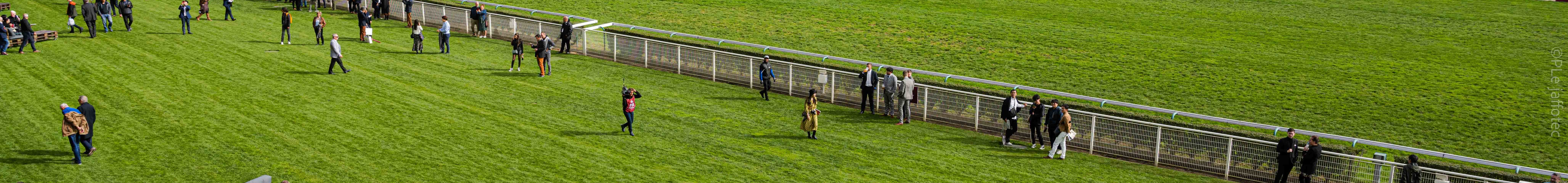 ecran-geant-LED-supervision-Qatar-Px-Arc-Triomphe-Longchamps