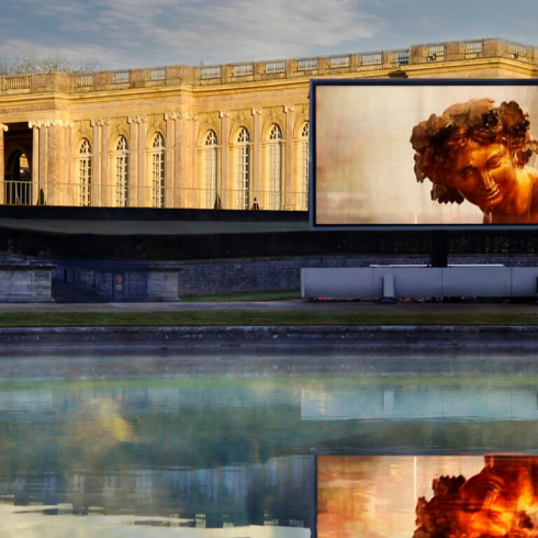 LM62Écran sur remorque design et sur mât rotatif