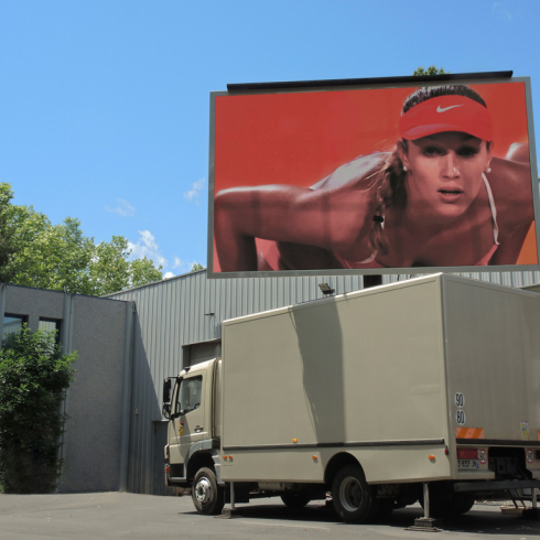 LMC15Écran mobile à Led sur conteneur et mât rotatif